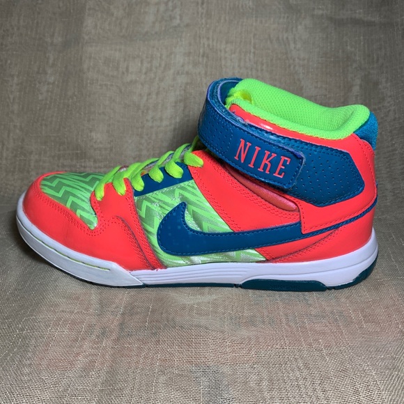 Nike Air Mogan Mid 2 Sneakers - Picture 4 of 7